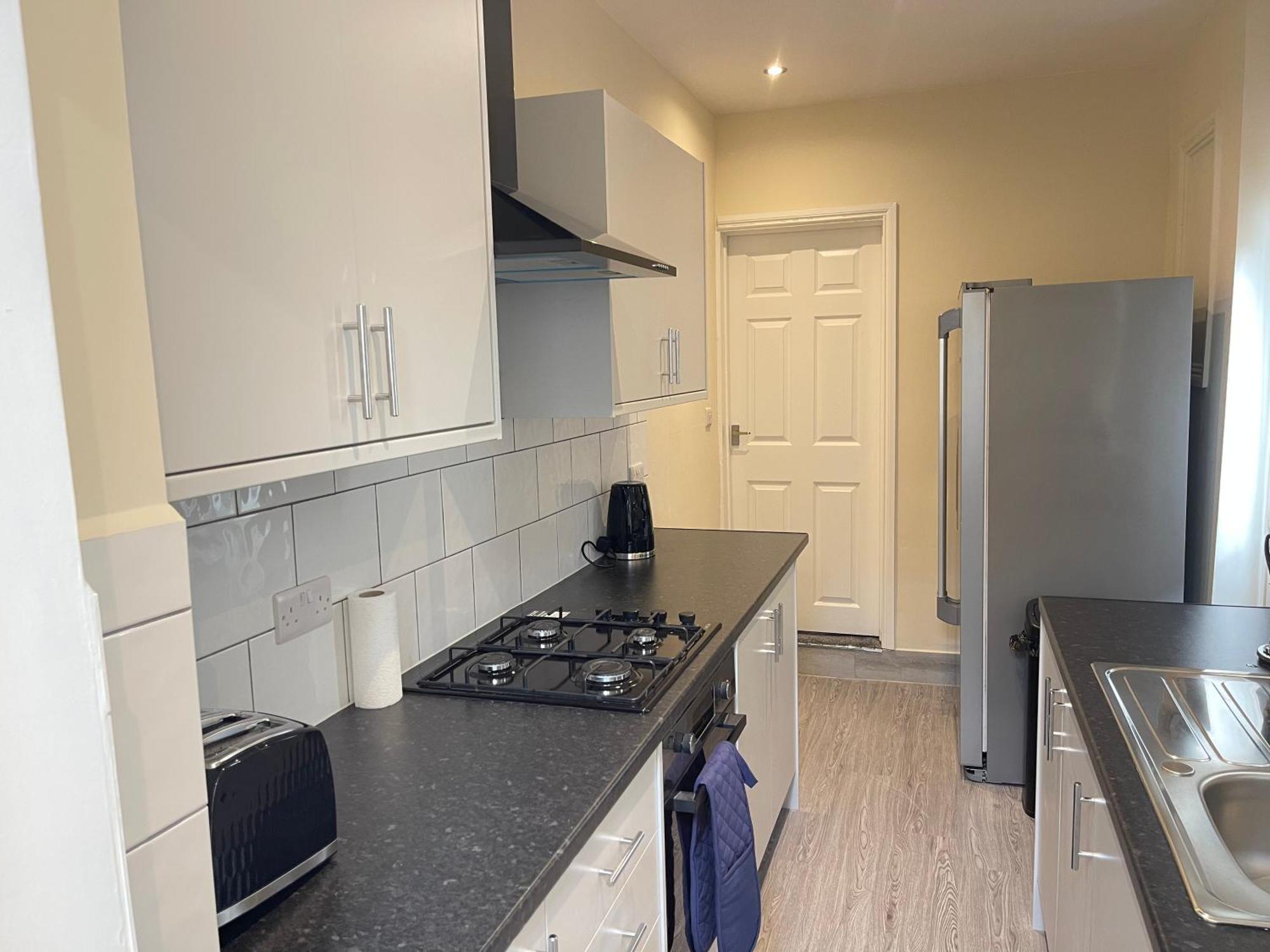 Hometel Digs Morden Comfy Home Can Sleep 11 Leicester Eksteriør bilde
