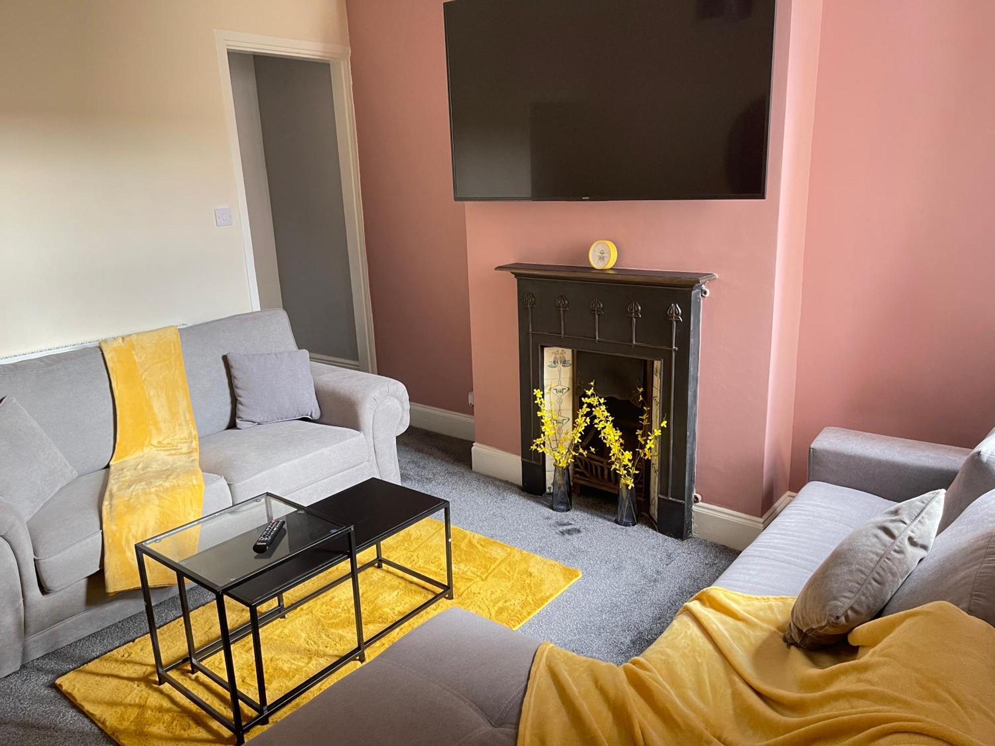 Hometel Digs Morden Comfy Home Can Sleep 11 Leicester Eksteriør bilde